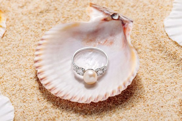 Quels sont les critères de qualité à considérer lors de l'achat d'une bague perle de Tahiti ?