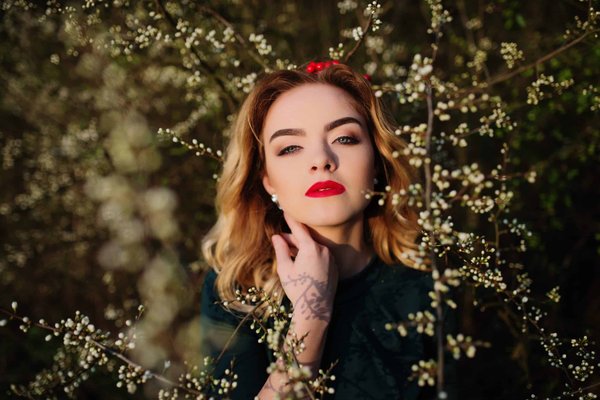 Comment s'habiller en tant qu'invitée à un mariage ?